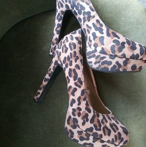 Animal print 5" platform heels